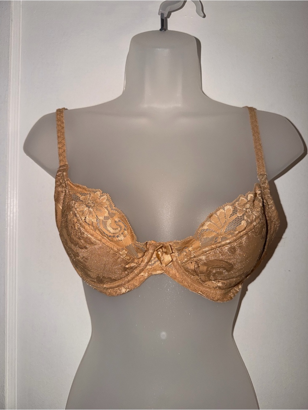 Vintage Victoria's Secret Tan Lace Underwire Bra